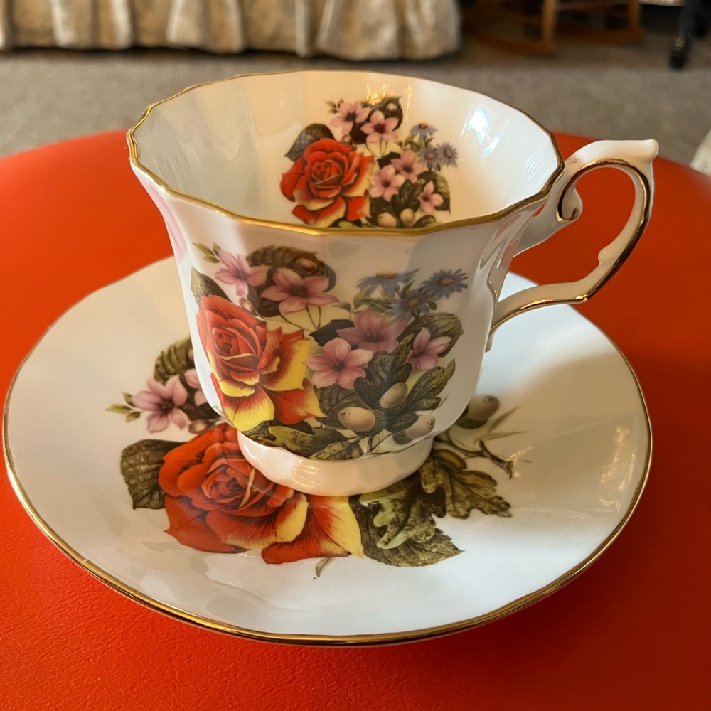 ELIZABETHAN “Flowers of the season” CUP/SAUCER Beautiful LQQK